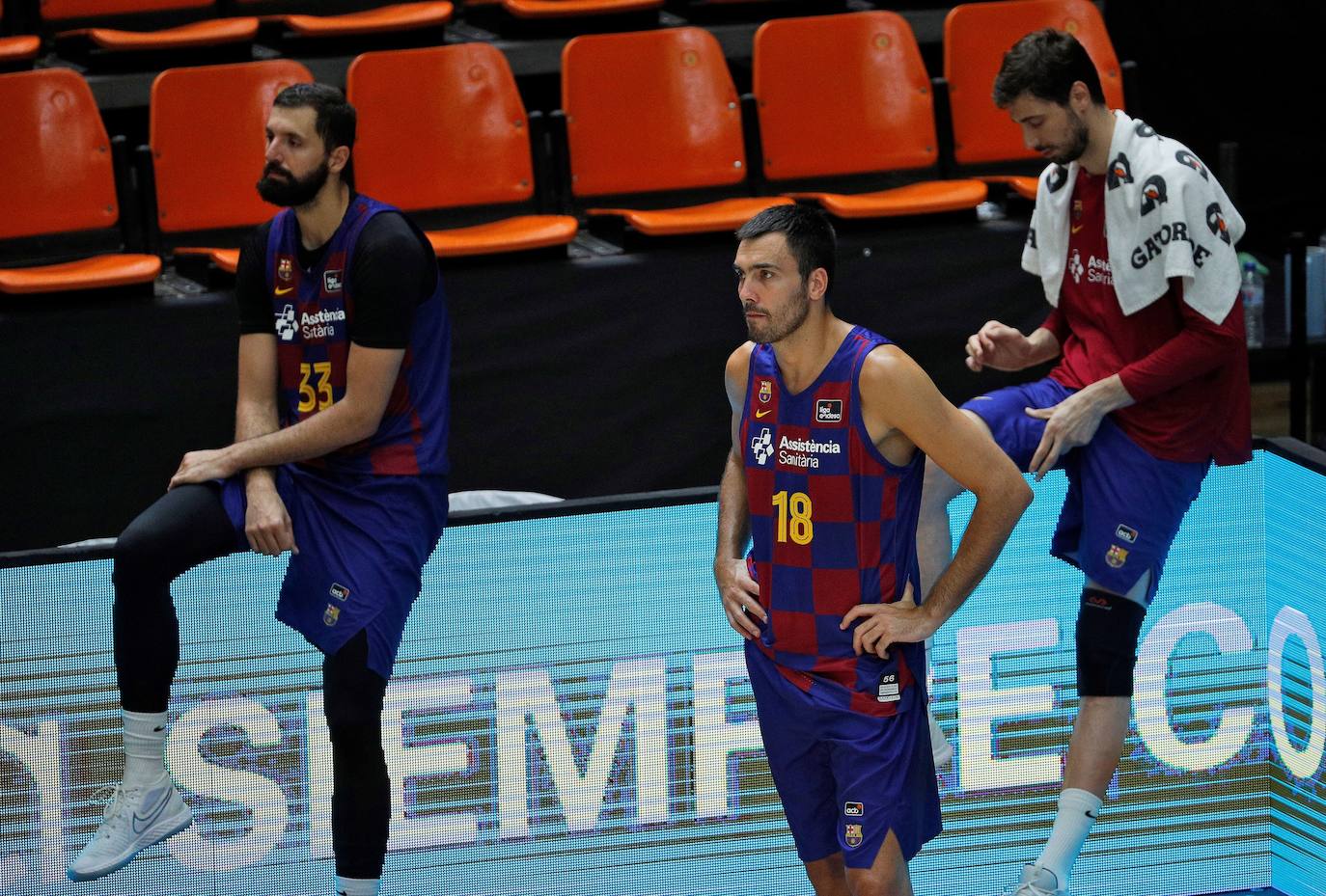 El Baskonia frustra al Barça y conquista la Liga ACB diez años después