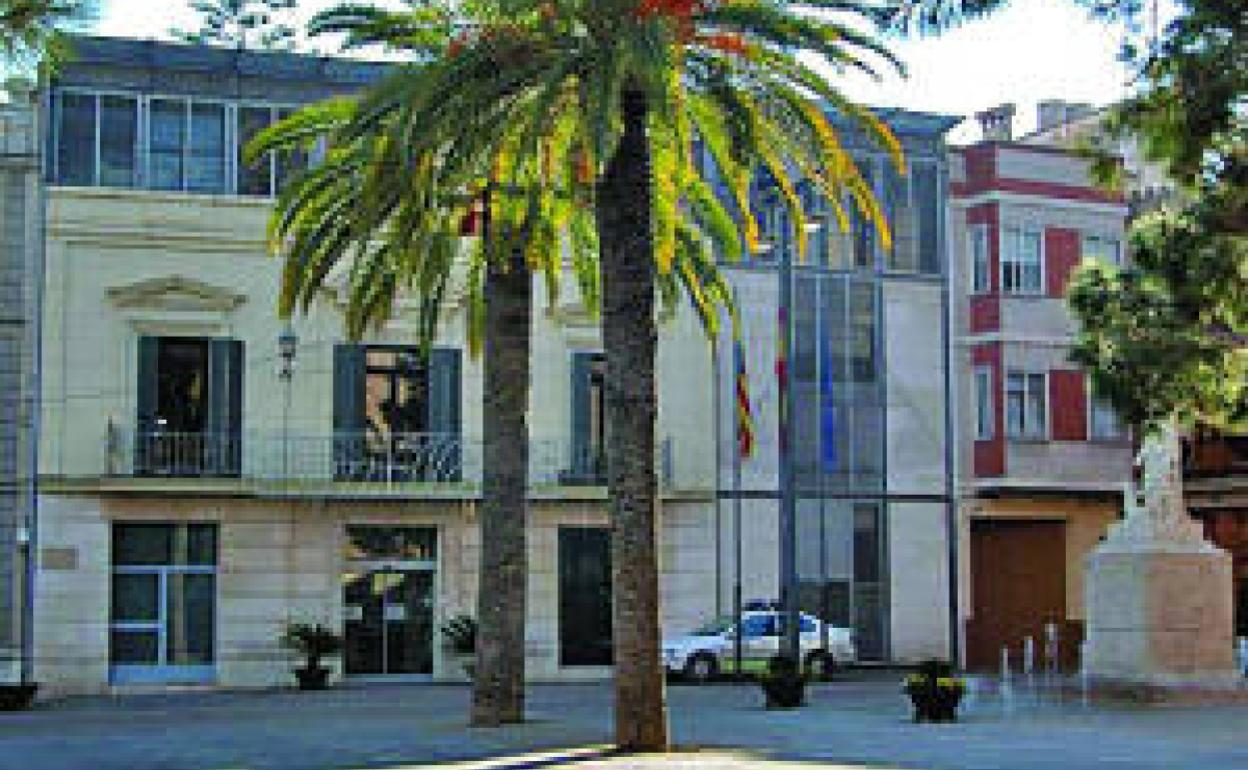 El ayuntamiento del municipio. 
