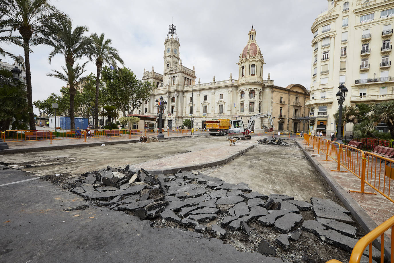 Fotos: Obras en la plaza del Ayuntamiento de Valencia