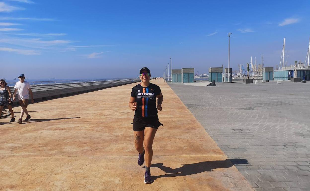 Verónica Rodríguez se entrena en Barcelona con vistas al maratón de Valencia. 