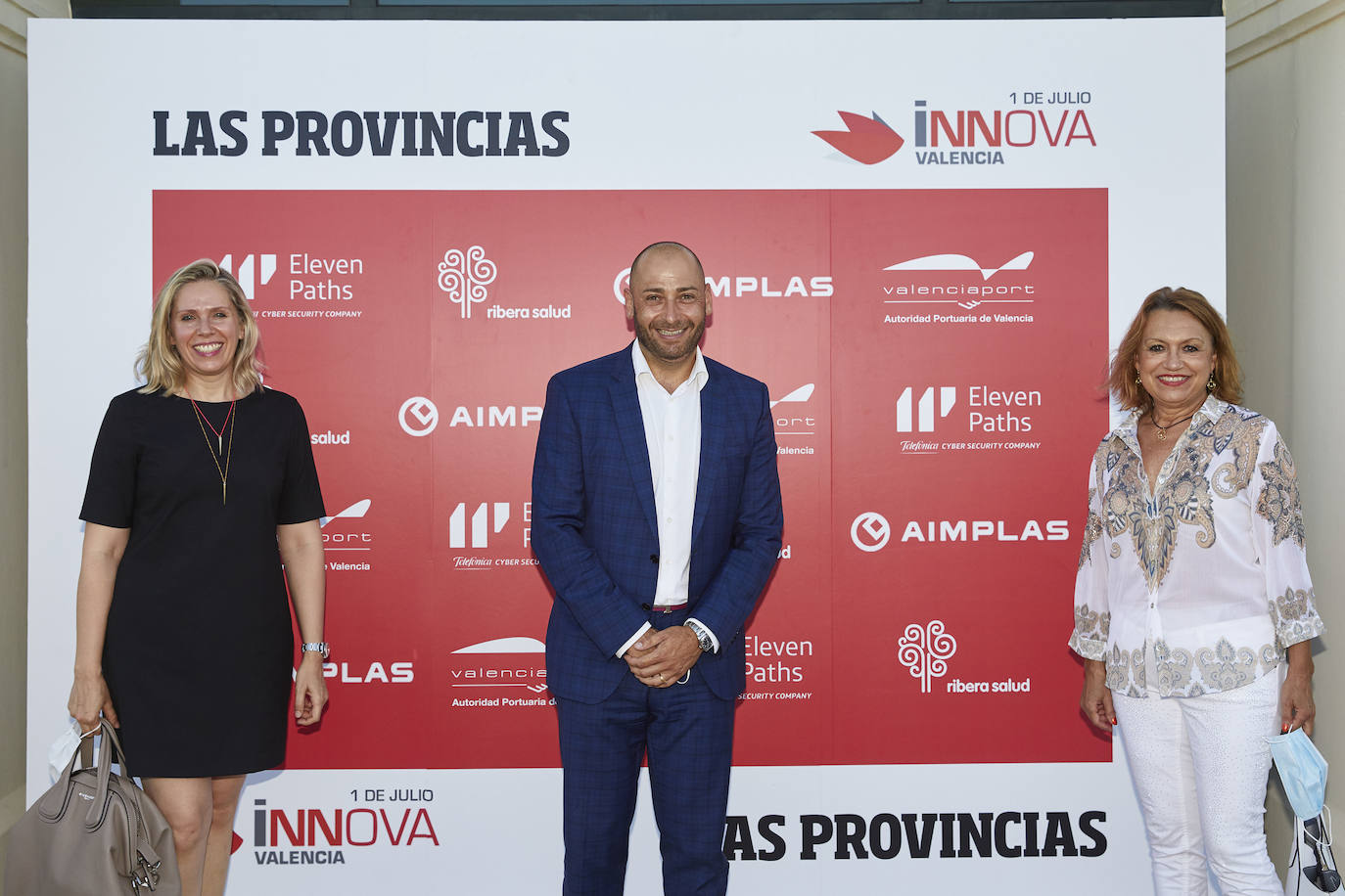 El Foro Innova 'El arte de romper con lo establecido' se convirtió en el pistoletazo de salida a los eventos presenciales de LAS PROVINCIAS. El Hotel Balneario Las Arenas congregó a expertos de diferentes sectores para hablar sobre los cambios que se han producido estos meses con la irrupción del Covid-19 en nuestras vidas, crisis sanitaria y el estado de alarma, así como en la sociedad en general.