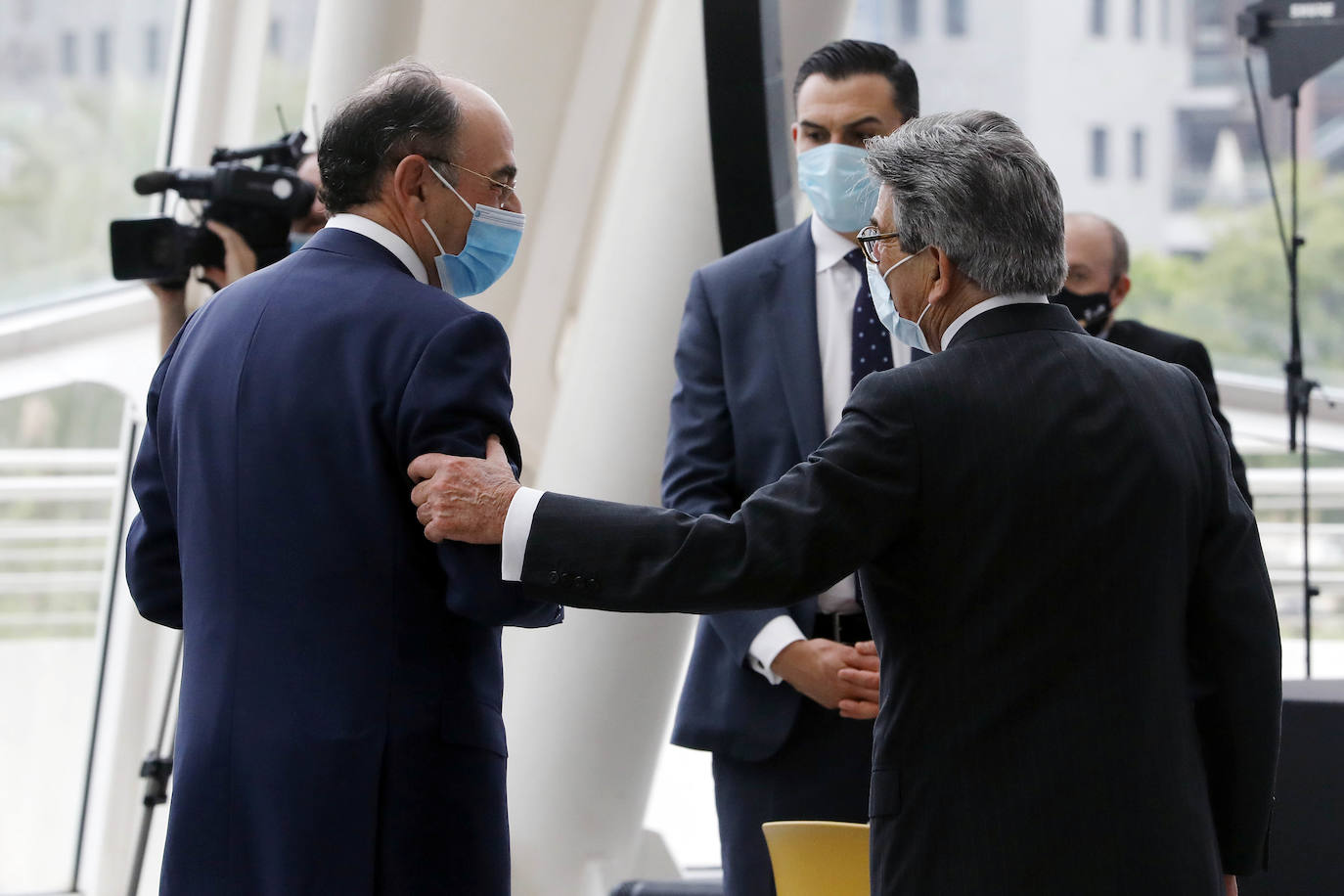 Don Felipe y Doña Letizia entregan en el Museo de las Ciencias los Premios Nacionales de Diseño al presidente de Iberdrola, Ignacio Galán, a Porcelanosa, a la empresa Point y a la diseñadora Marisa Gallén