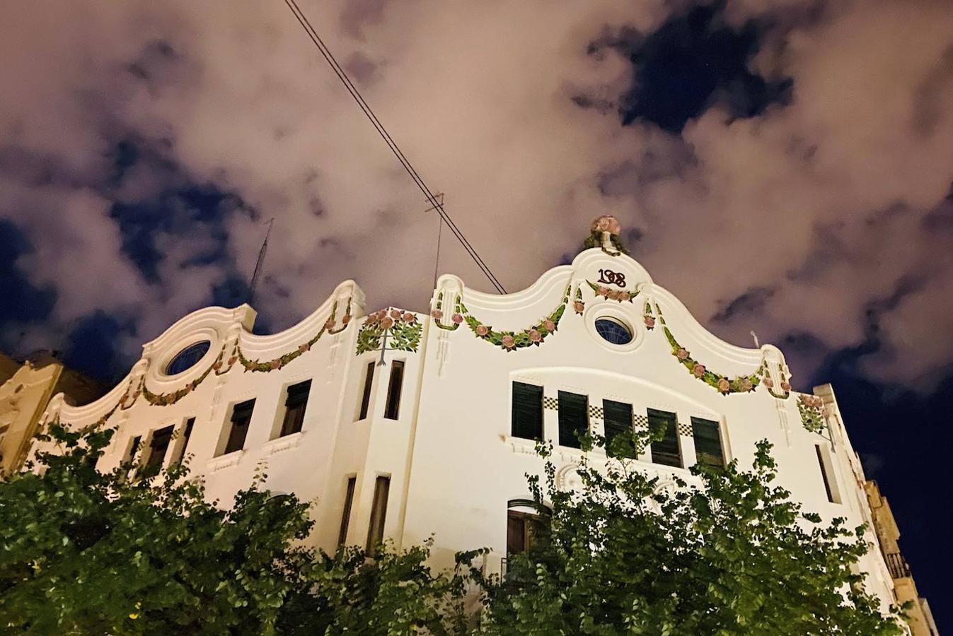 Edificio Ferrer, en la calle Cirilo Amorós.