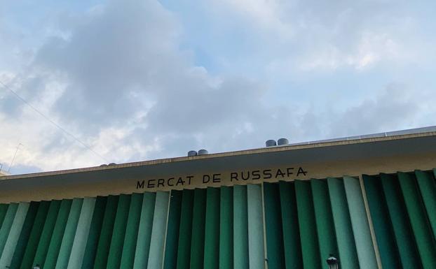 Imagen principal - Mercado de Ruzafa, edificio de La Unión y el Fénix y otro inmueble en En Corts.