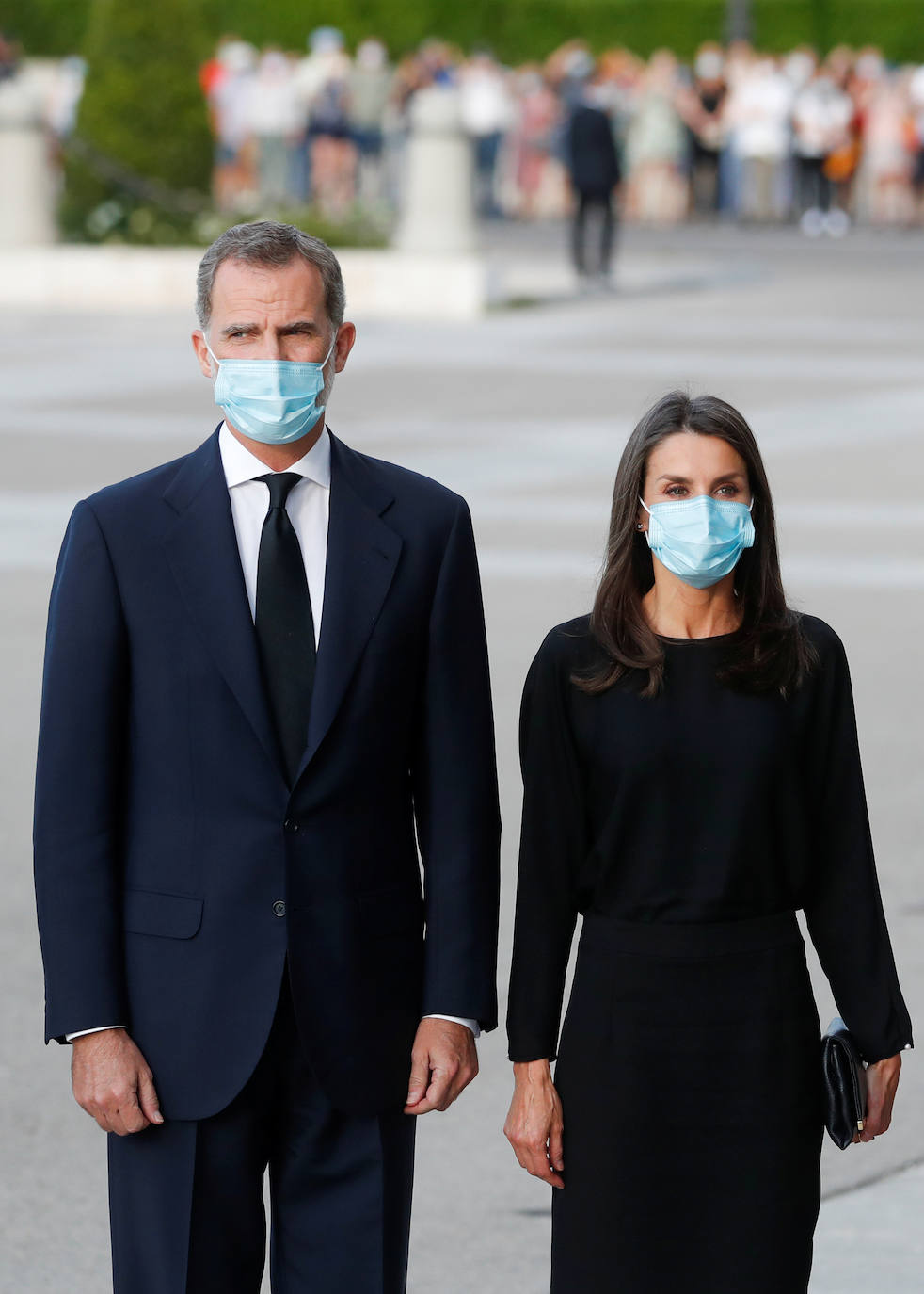 Los reyes, sus hijas, la vicepresidenta del Gobierno Carmen Calvo y representantes de otras instituciones del Estado y de partidos políticos asisten al funeral por las víctimas del coronavirus que se celebra en la catedral madrileña de La Almudena organizado por la Conferencia Episcopal.