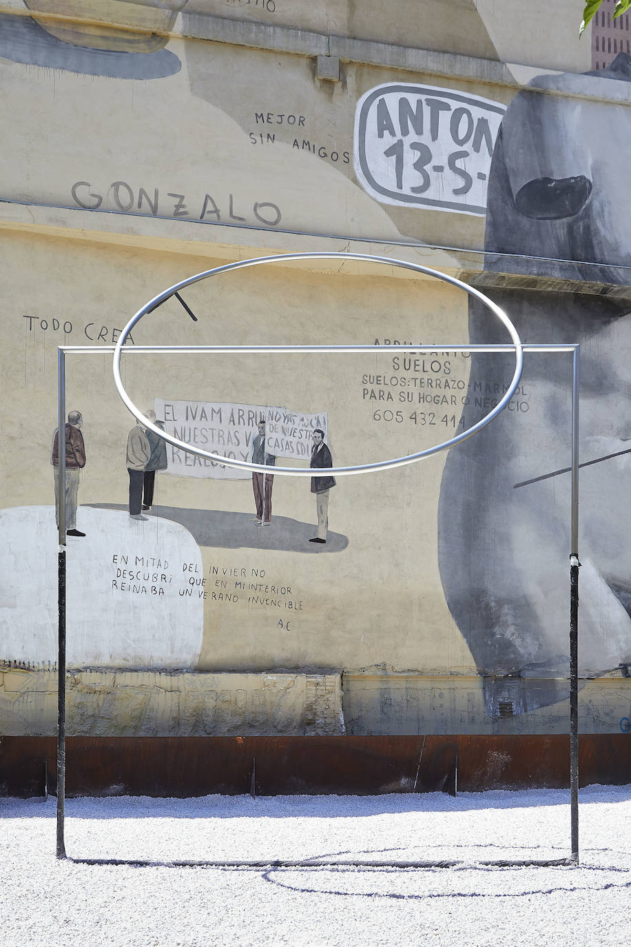 Ya se pueden ver algunas de las esculturas que forman parte del espacio ubicado en la Calle Beneficiencia de Valencia.