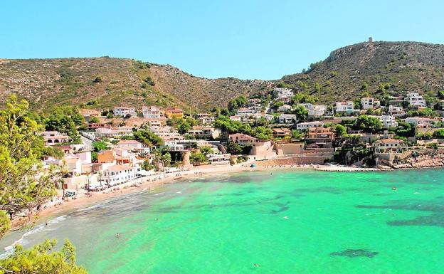 Playa del Portet, uno de los muchos atractivos de la localidad.