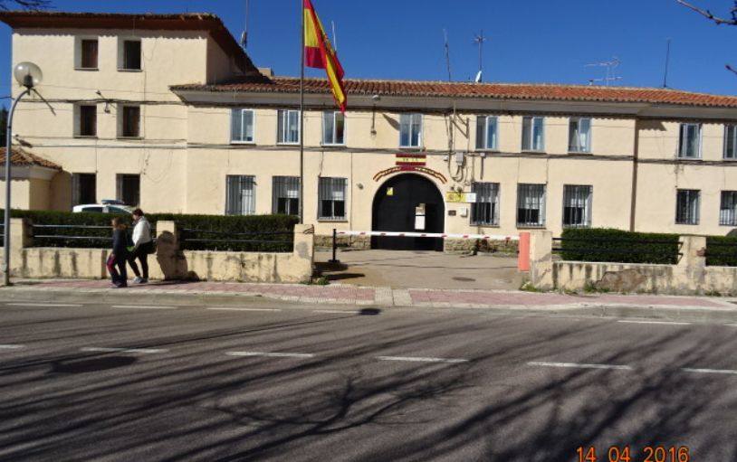 UTRILLAS - Se vende la antigua casa-cuartel de este pueblo de Teruel y su precio es de 138.589 euros. Según la información de GIESE tiene una construcción de casi 1.300 metros cuadrados, aunque su estado actual es "muy deficiente".