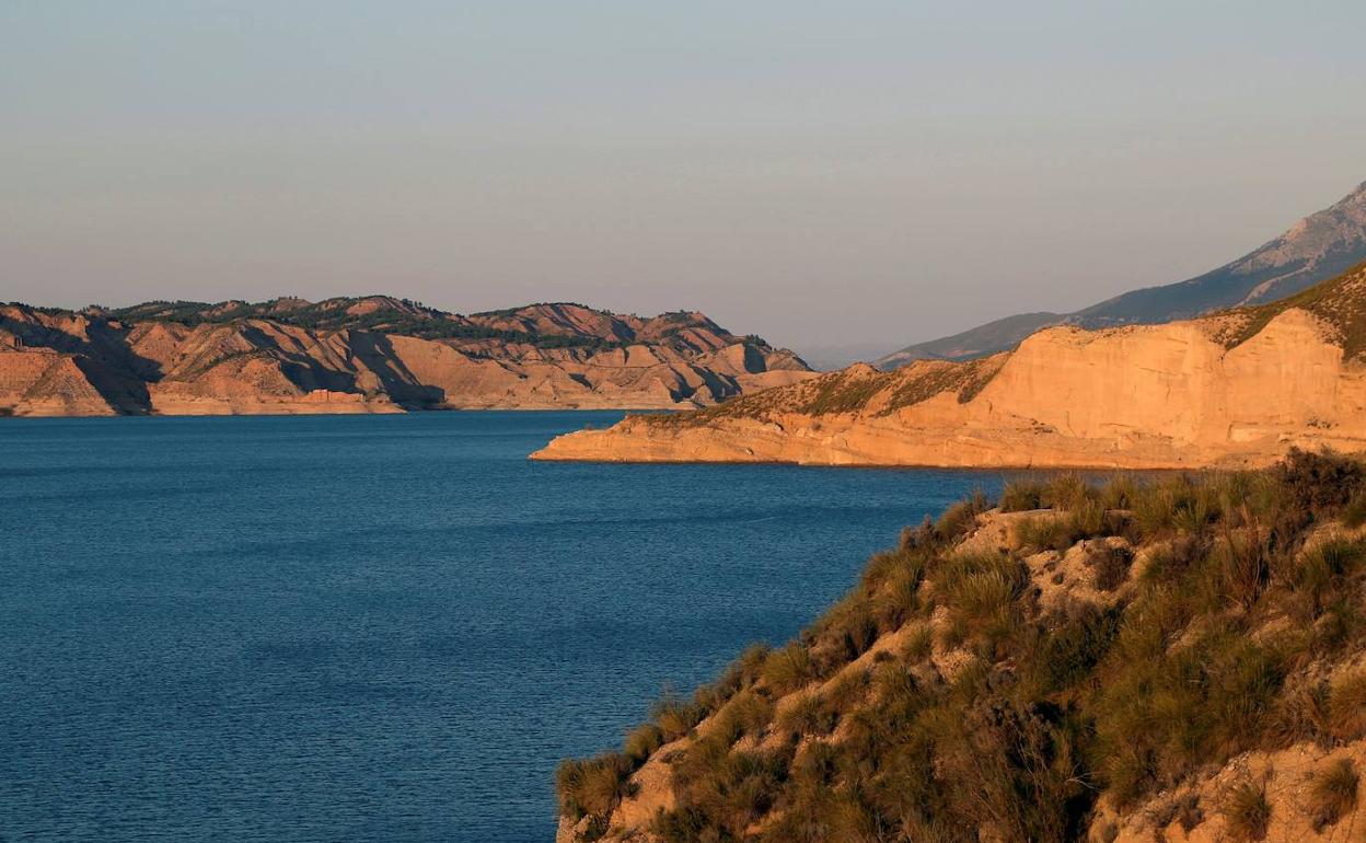 El Pantano del Negratín en el Geoparque de Granada. 