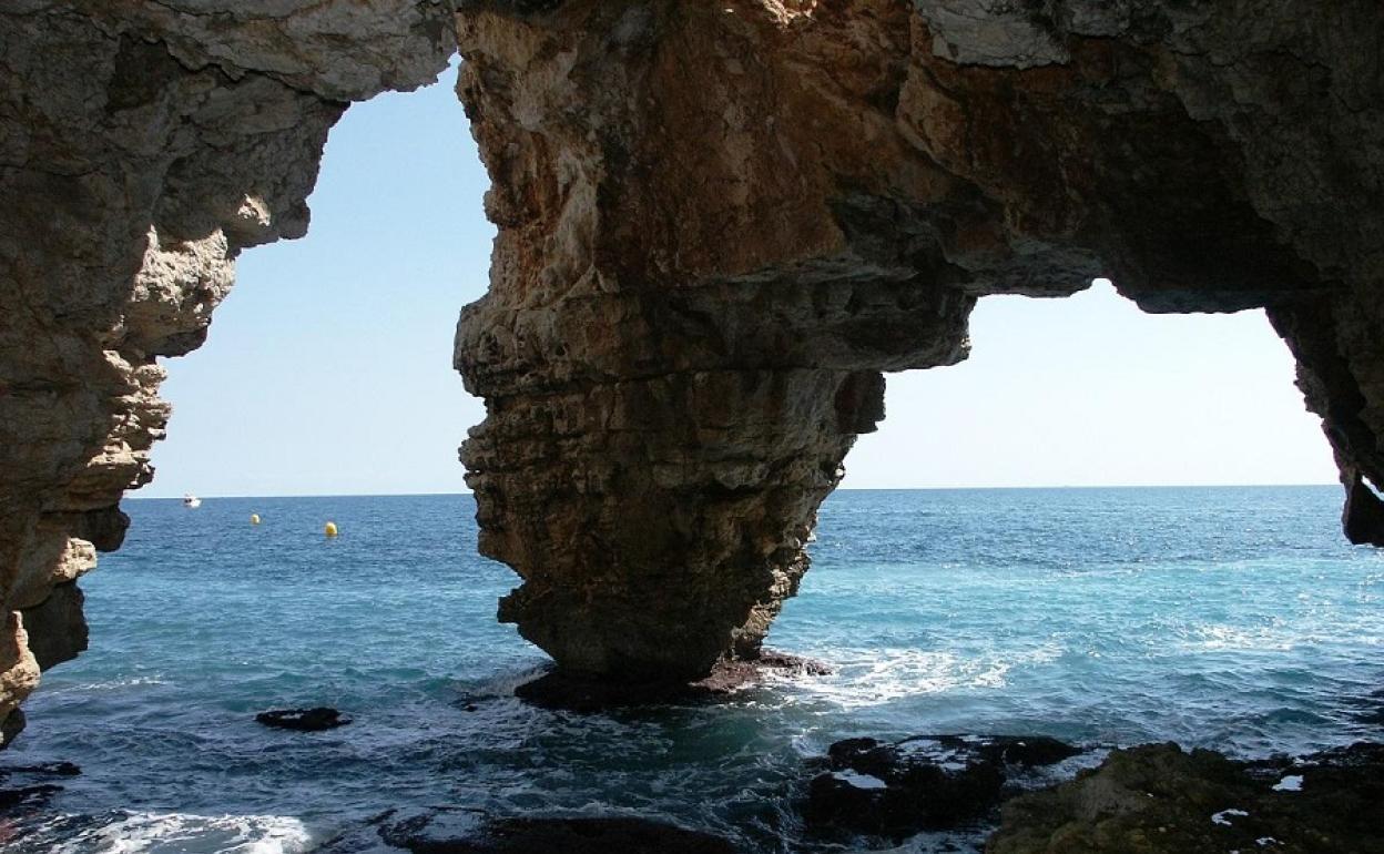 Cova dels Arcs de Benitatxell.