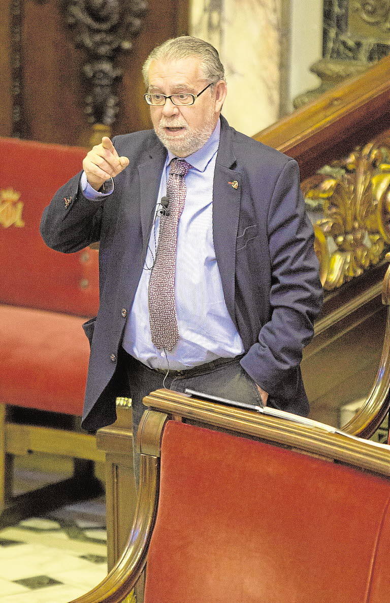 Ramón Vilar, concejal del Ayuntamiento de Valencia, en un pleno en 2015