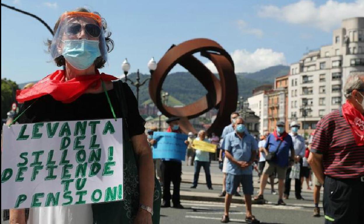 Concentración en Bilbao en defensa de las pensiones. 