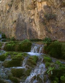 Imagen secundaria 2 - Ruta hacia la cascada del río Carbo. 