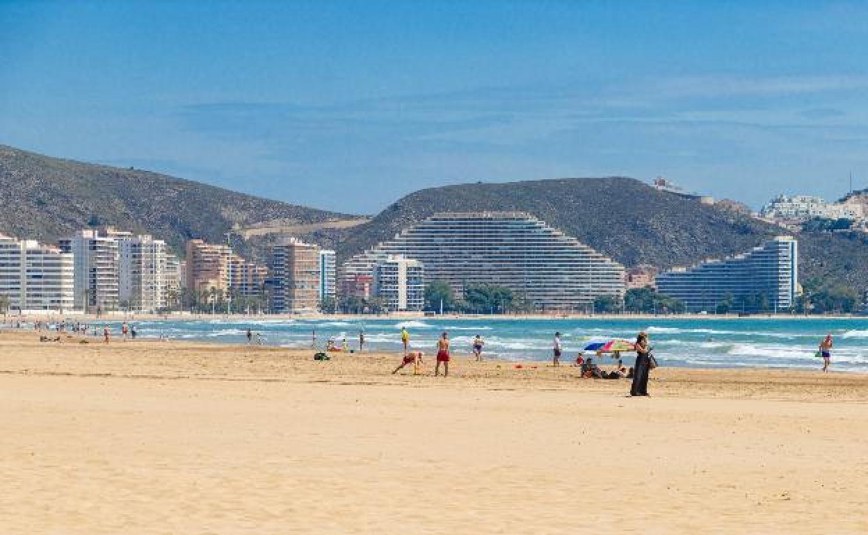 La playa de Cullera durante el estado de alarma.