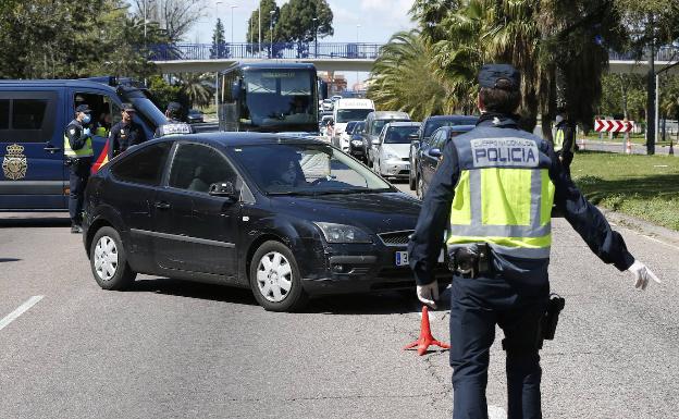 Atropella con un coche a su mujer y huye ebrio con su hijo