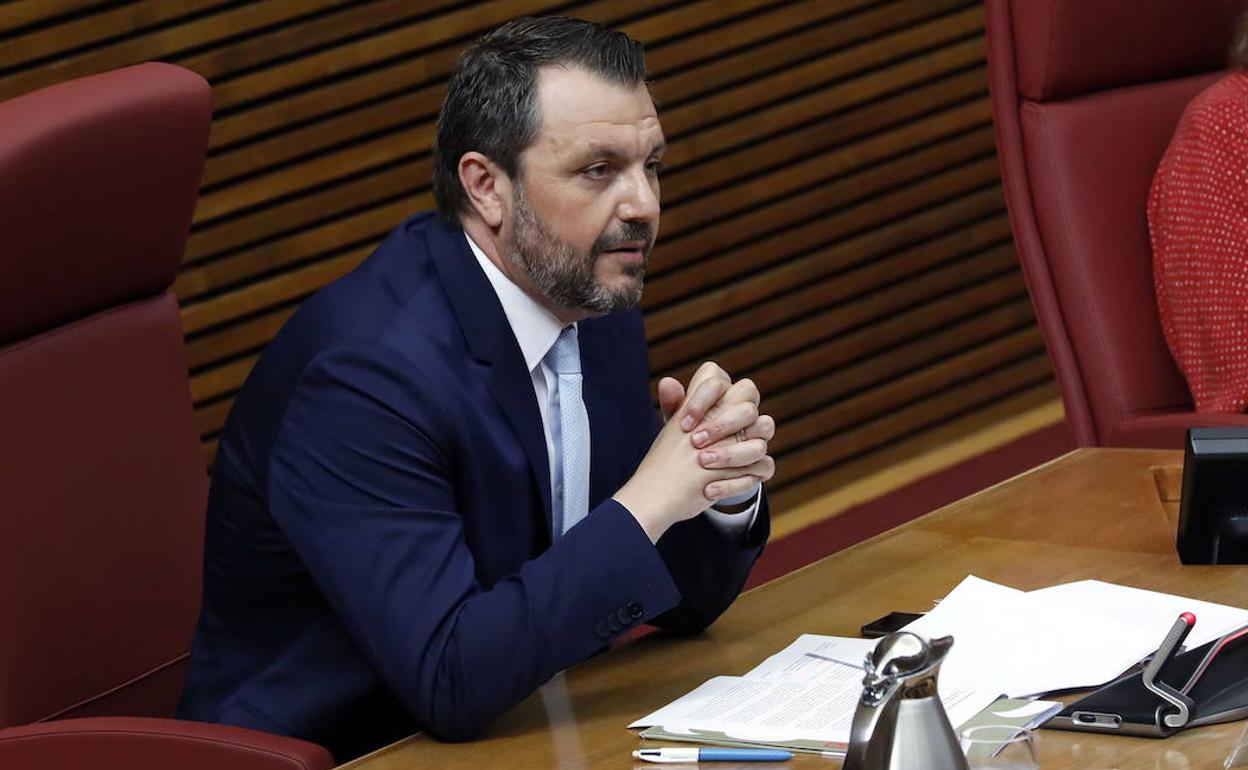 José María Toro en Les Corts, durante la comisión de reconstrucción. 