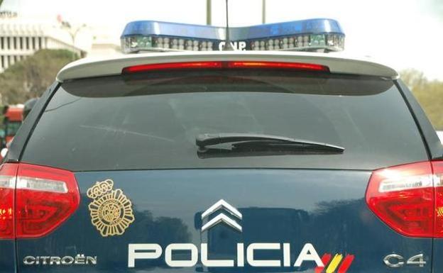 Un hombre clava un cuchillo en el glúteo a un joven en Valencia