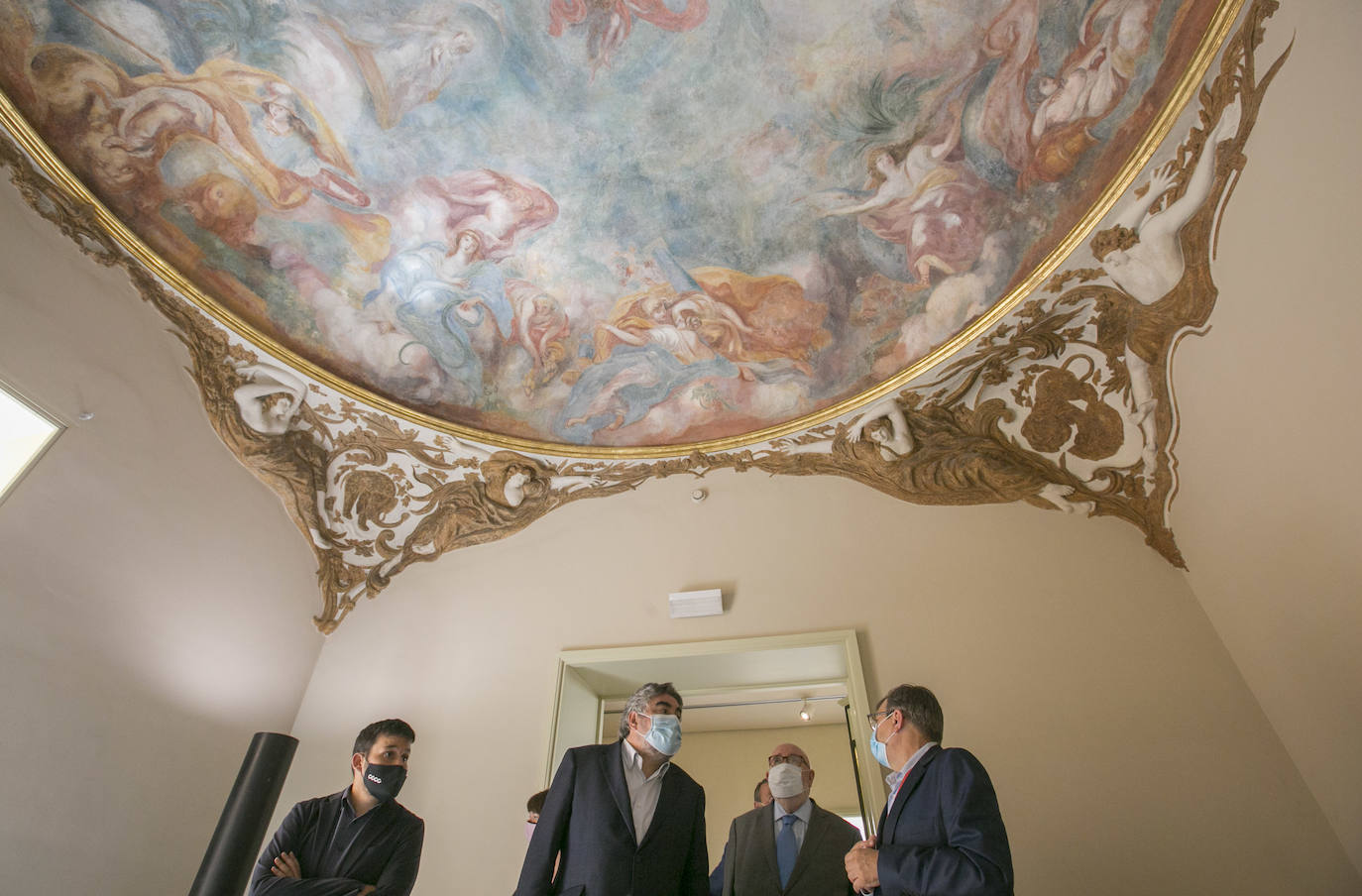 Fotos: El ministro de cultura José Manuel Rodríguez Uribes visita el Museo de Cerámica de Valencia