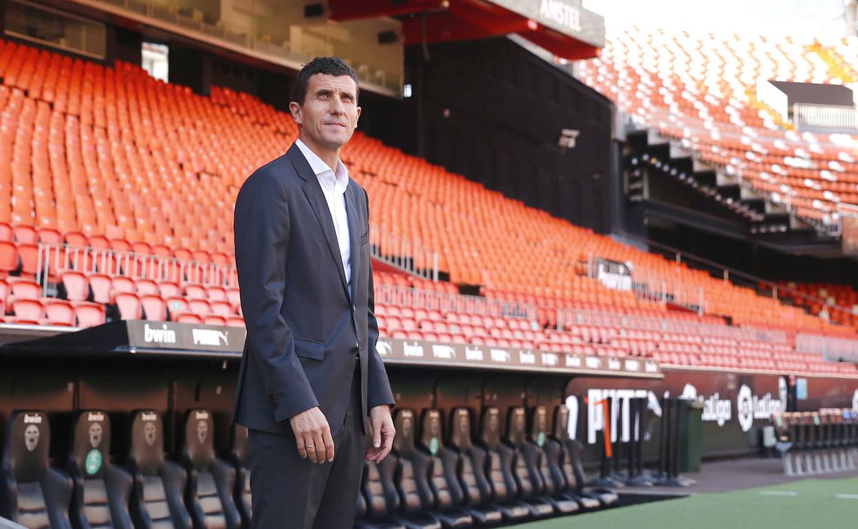 Javi Gracia firmó ayer su contrato con el Valencia hasta 2022. 