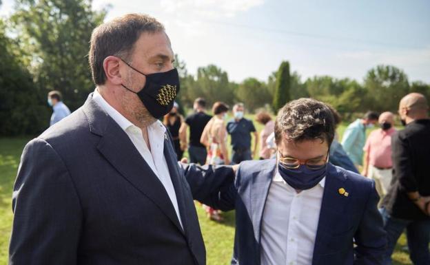 Oriol Junqueras, junto al vicepresidente catalán, Pere Aragonès. 