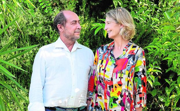 Enrique Gastaldi, uno de los más reconocidos traumatólogos valencianos, inicia un proyecto profesional en el que ha involucrado a su mujer, Pepa Llorens, y a su hija, que ha heredado la vocación familiar. 