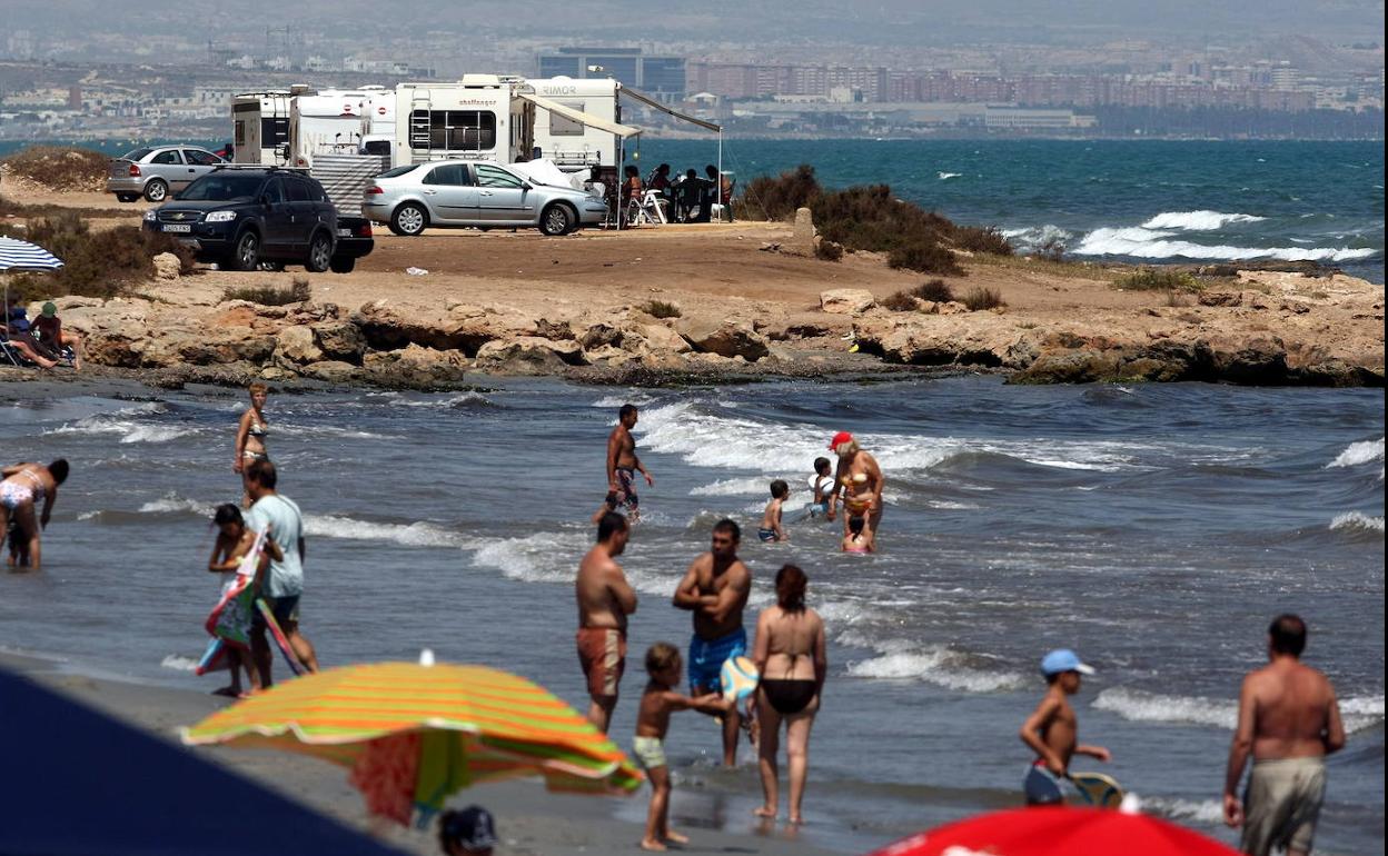 Una playa de la localidad de Santa Pola. 