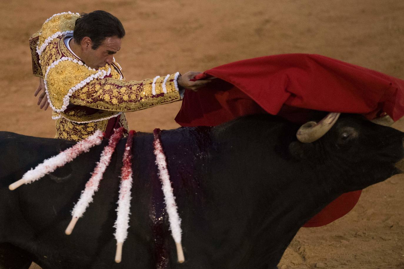 El primer festejo en Andalucía tras el confinamiento resulta con la salida a hombros del valenciano Enrique Ponce y del rejoneador Diego Ventura