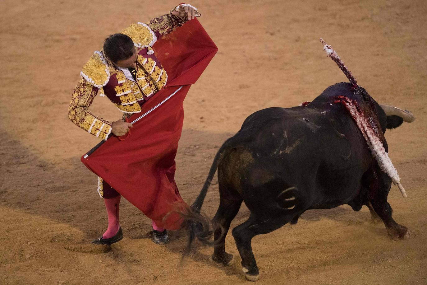 El primer festejo en Andalucía tras el confinamiento resulta con la salida a hombros del valenciano Enrique Ponce y del rejoneador Diego Ventura