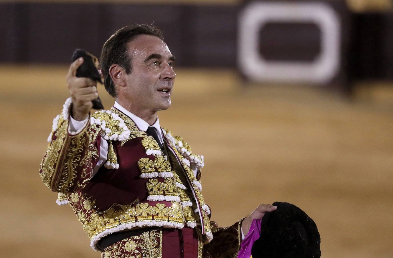 El primer festejo en Andalucía tras el confinamiento resulta con la salida a hombros del valenciano Enrique Ponce y del rejoneador Diego Ventura