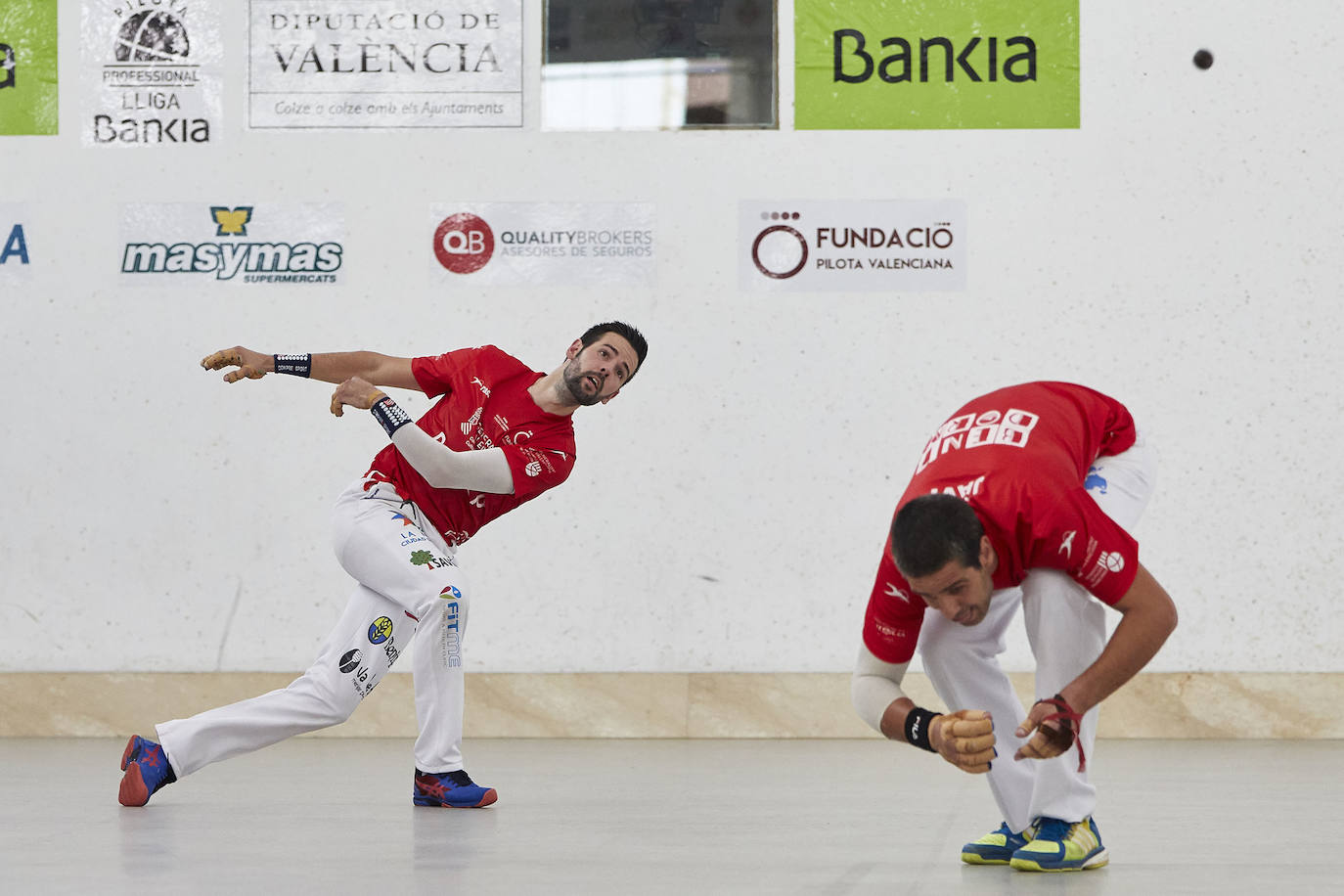 Puchol II, Tomàs II y Guillermo, campeones ante Pere Roc II, Javi y Carlos (60-45) en el Trinquet de Pelayo de Valencia.