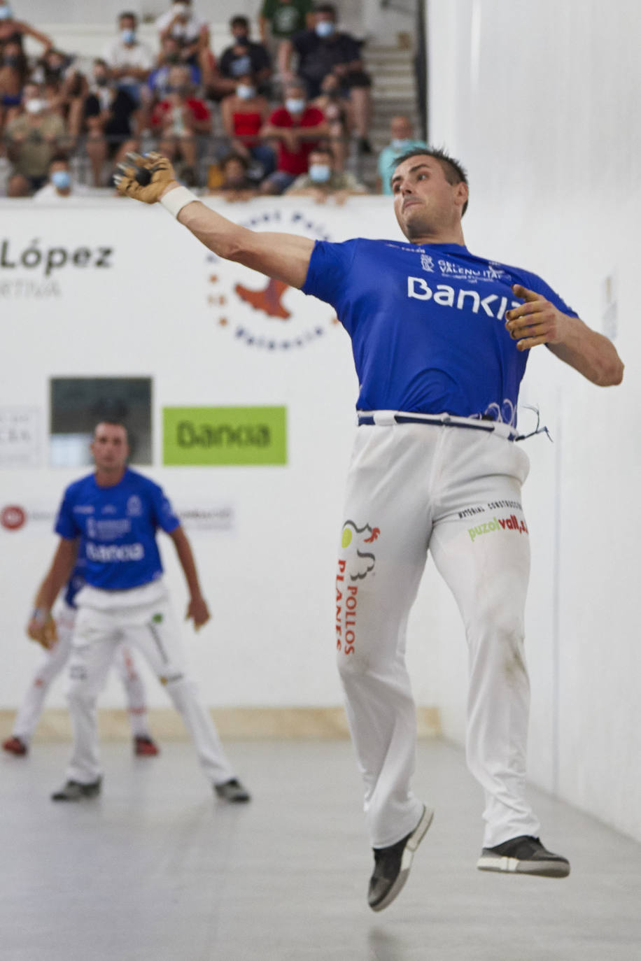 Puchol II, Tomàs II y Guillermo, campeones ante Pere Roc II, Javi y Carlos (60-45) en el Trinquet de Pelayo de Valencia.