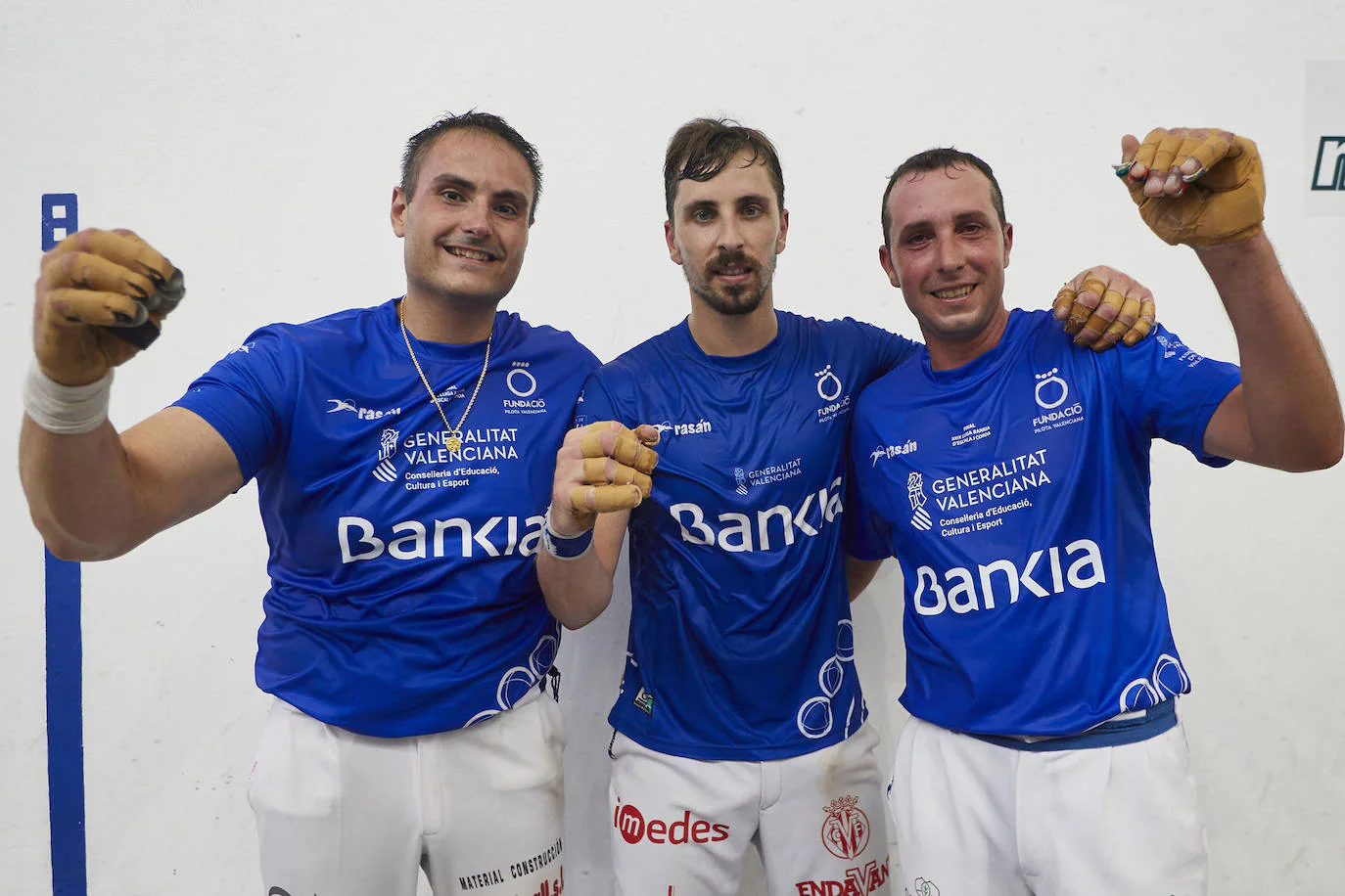 Puchol II, Tomàs II y Guillermo, campeones ante Pere Roc II, Javi y Carlos (60-45) en el Trinquet de Pelayo de Valencia.