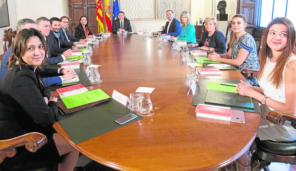 Reunión en pleno del Gobierno valenciano, en una imagen de archivo. 