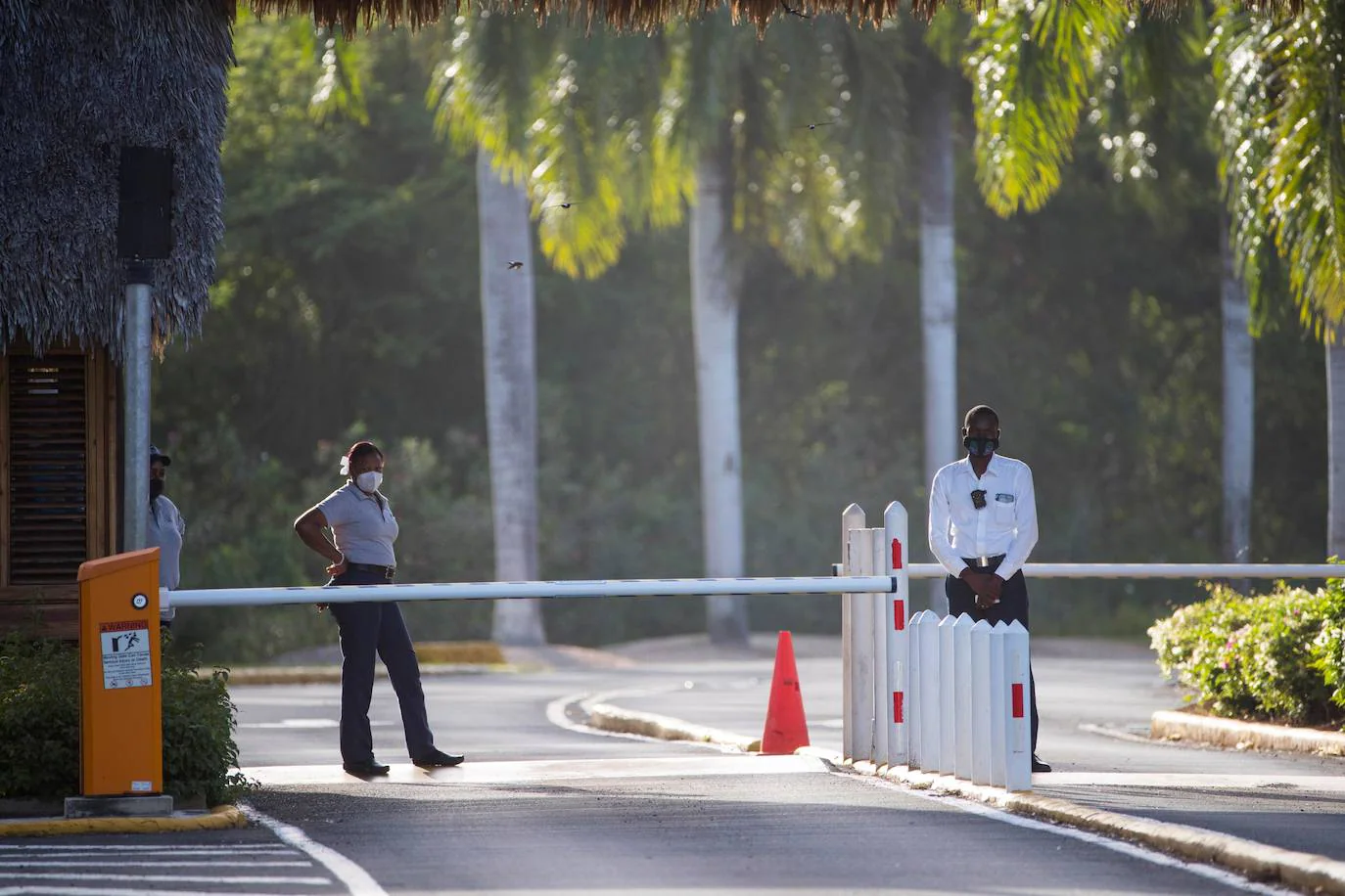 Casa de Campo, una lujosa urbanización a orillas del mar Caribe en el este de la República Dominicana, es, según varios medios españoles, la posible nueva residencia del rey emérito Juan Carlos I. l rey Juan Carlos es buen conocedor de este complejo, ya que ha sido invitado en diversas ocasiones por su amigo Pepe Fanjul, un rico empresario azucarero cubano que es dueño de la urbanización, colindante con la ciudad de La Romana. 