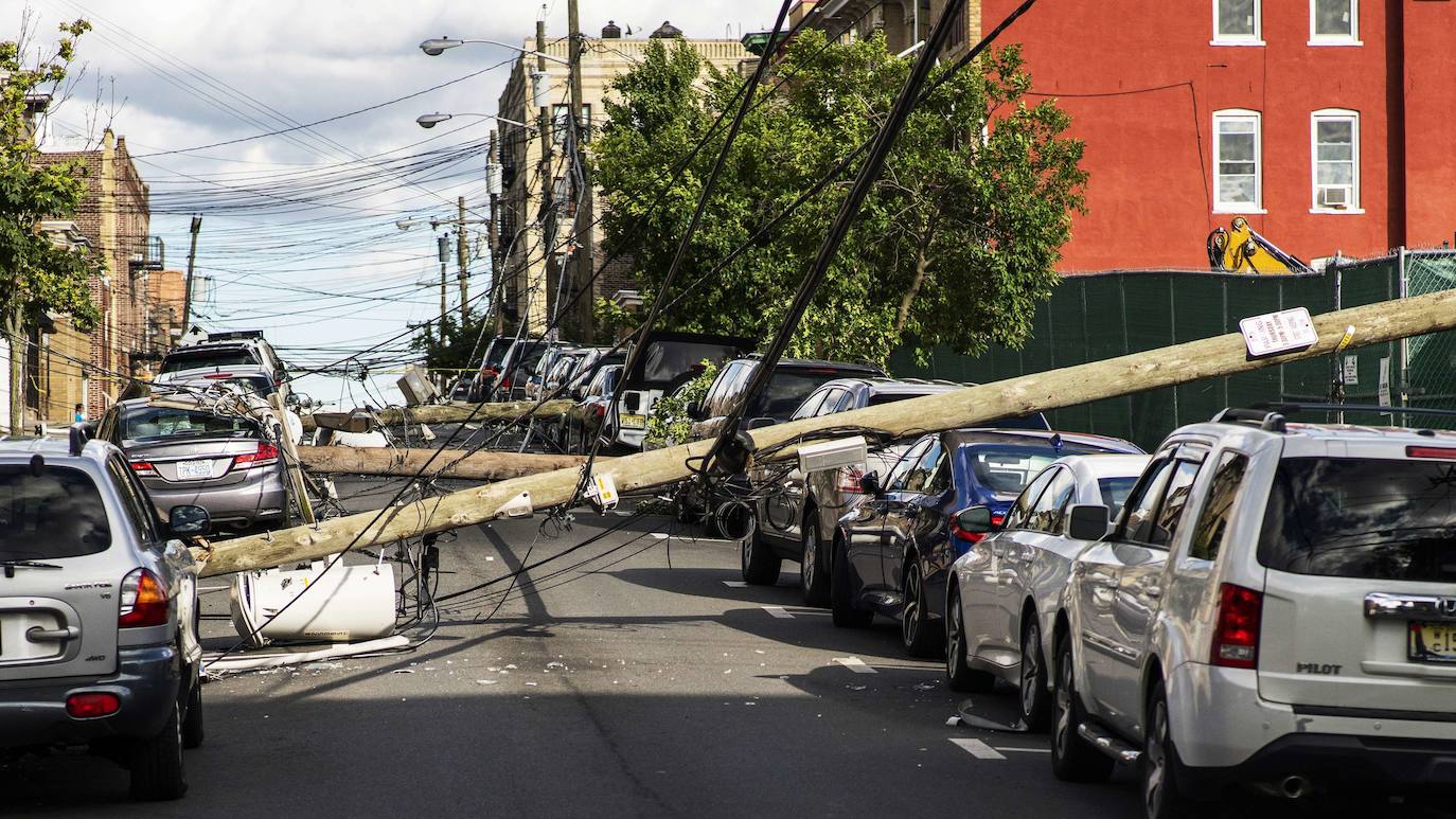 La tormenta tropical Isaías barre la costa este de EEUU y deja varios muertos