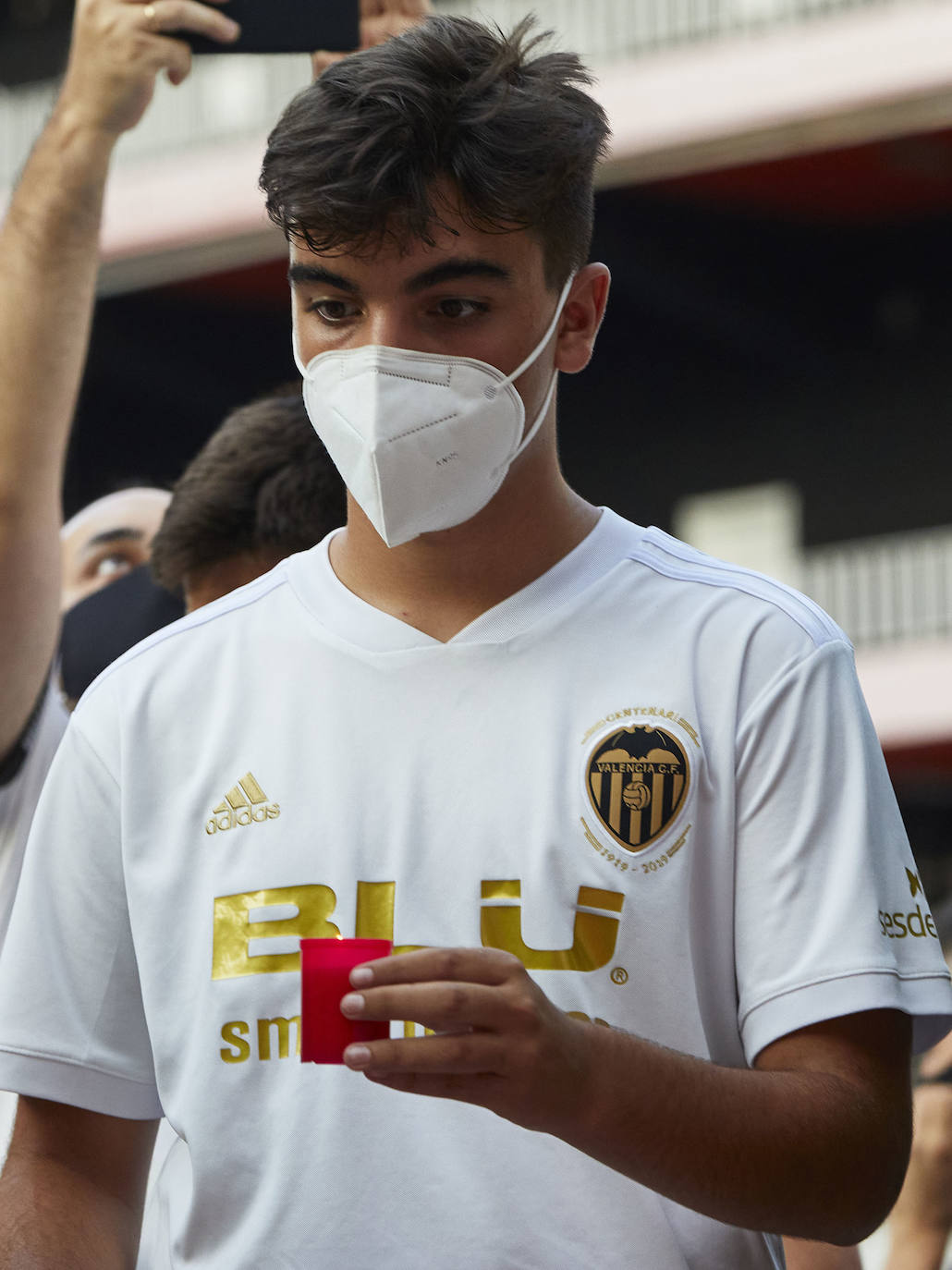 Fotos: Más de un millar de valencianistas se manifiestan contra la gestión de Lim y piden su marcha