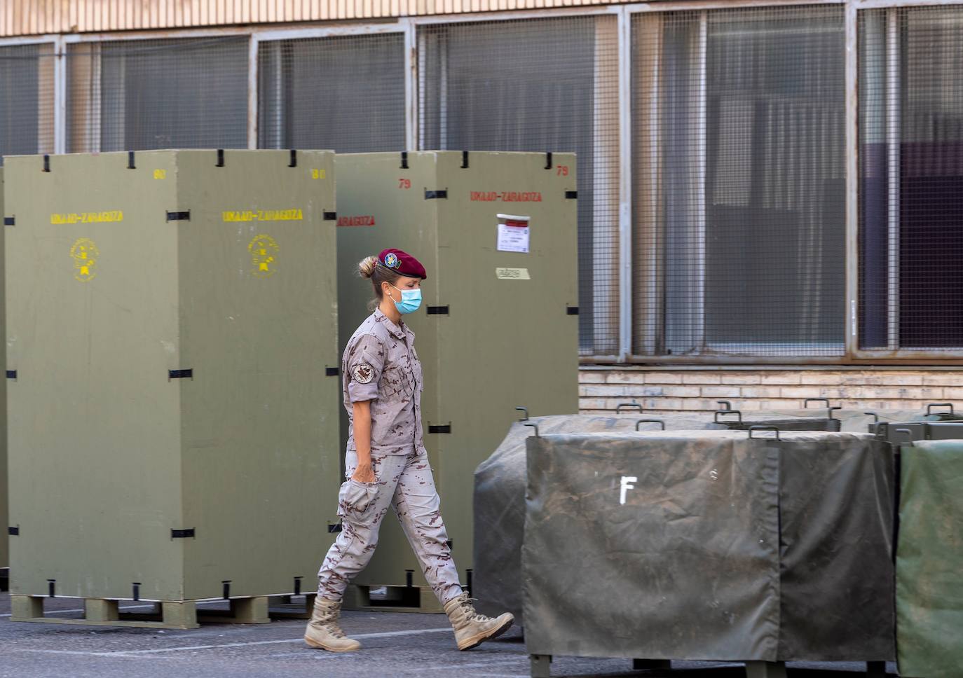 El Ejército instala un hospital temporal en el aparcamiento del Clínico de Zaragoza