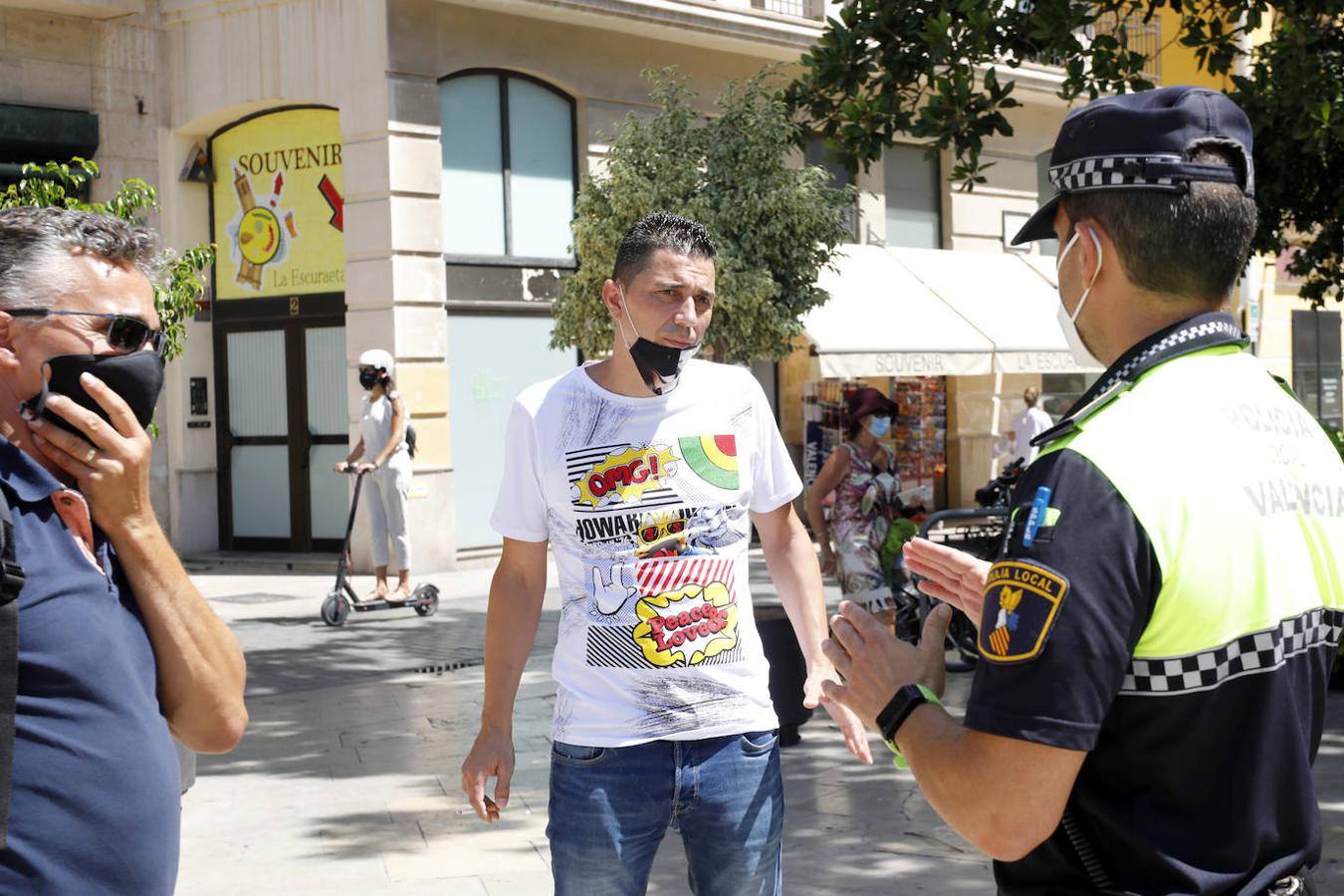 Fotos: Nueva campaña informativa en Valencia por las últimas medidas para prevenir el Covid-19