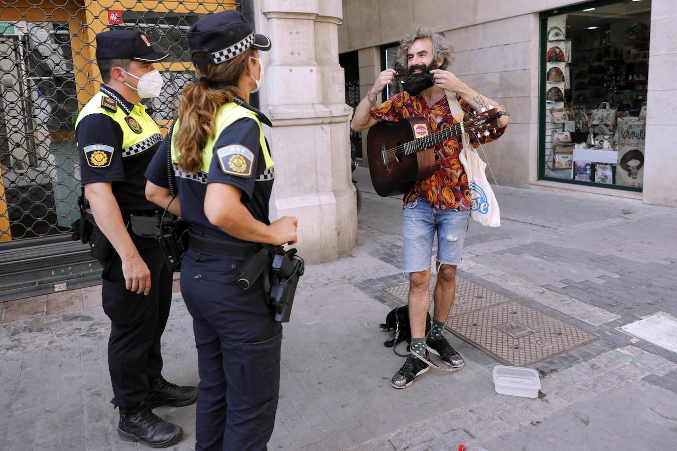 Fotos: Nueva campaña informativa en Valencia por las últimas medidas para prevenir el Covid-19