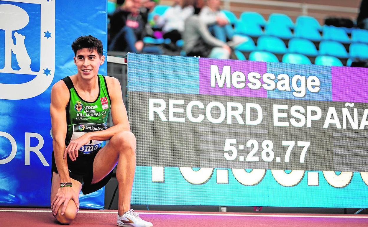 Víctor Ruiz, tras su récord de España en 2.000 obstáculos. 