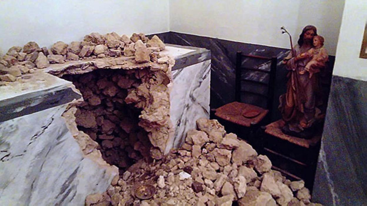 Unos ladrones destrozan una ermita en Planes y roban varios objetos religiosos