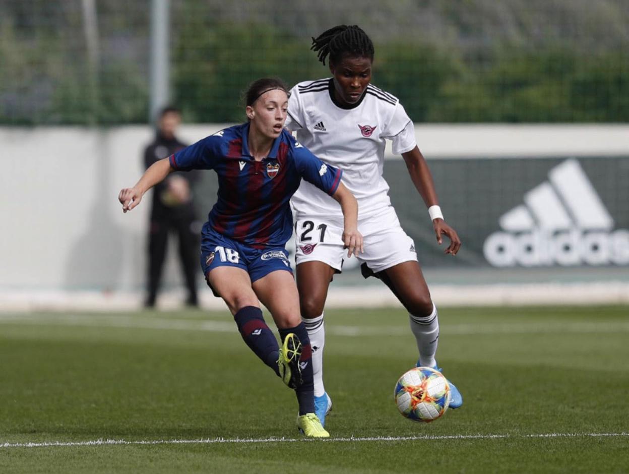 Eva Navarro, durante un partido de la pasada temporada. levante ud