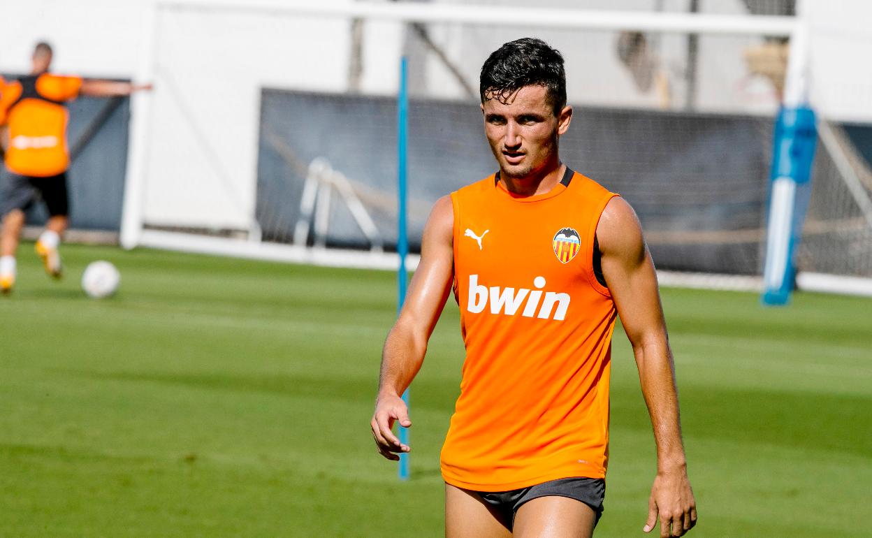 Hugo Guillamón, durante un entrenamiento de esta semana en Paterna. 