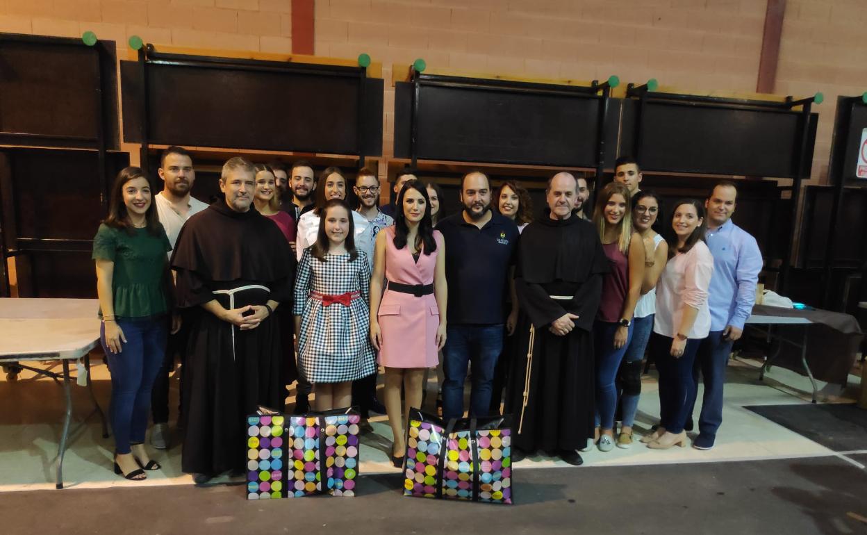Los franciscanos de Palma de Gandia, en el último Sopar de Germanor celebrado por las Fallas de Gandia.