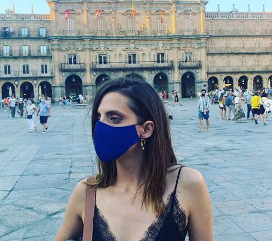 La actriz Macarena Gómez posa con mascarilla en sus redes sociales. 