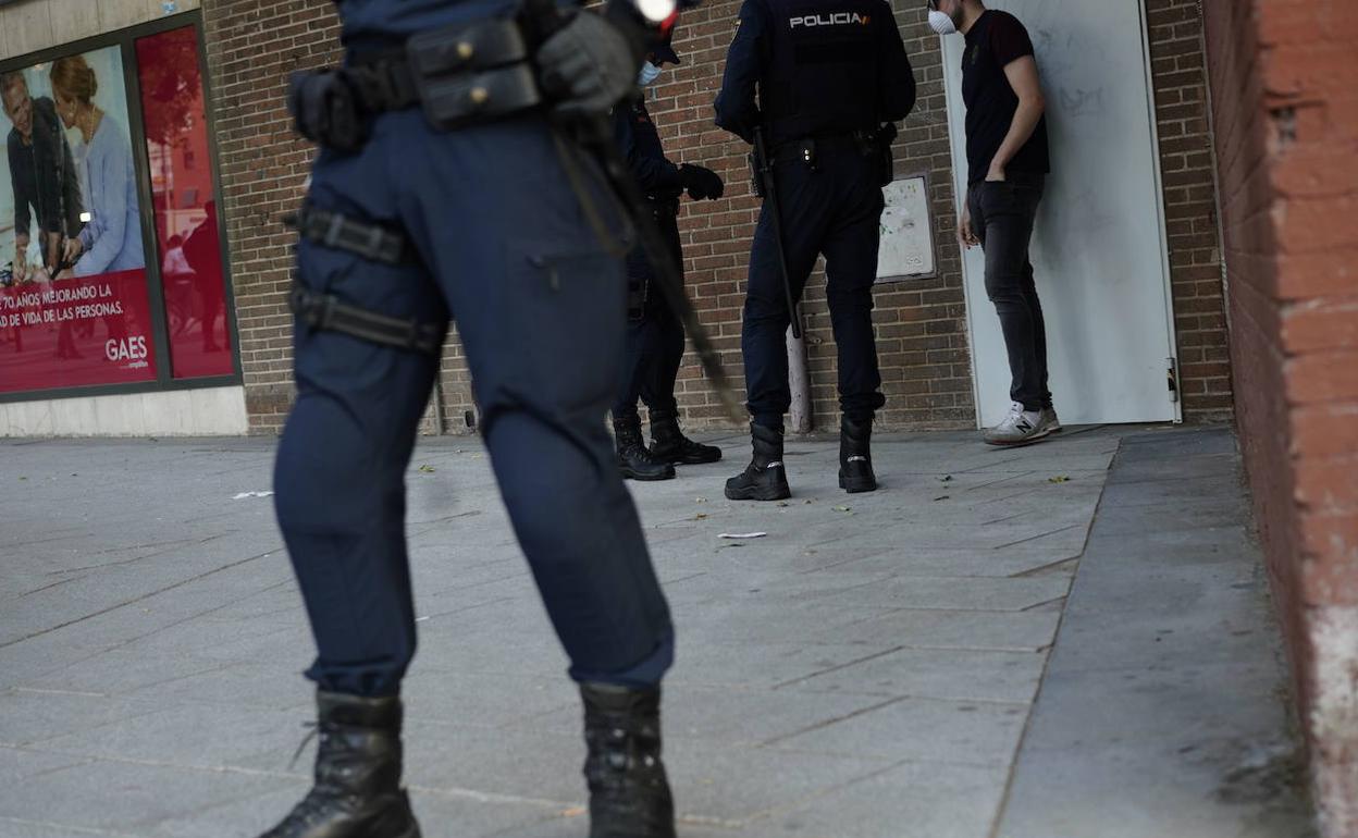 Agentes de la Policía Nacional. 