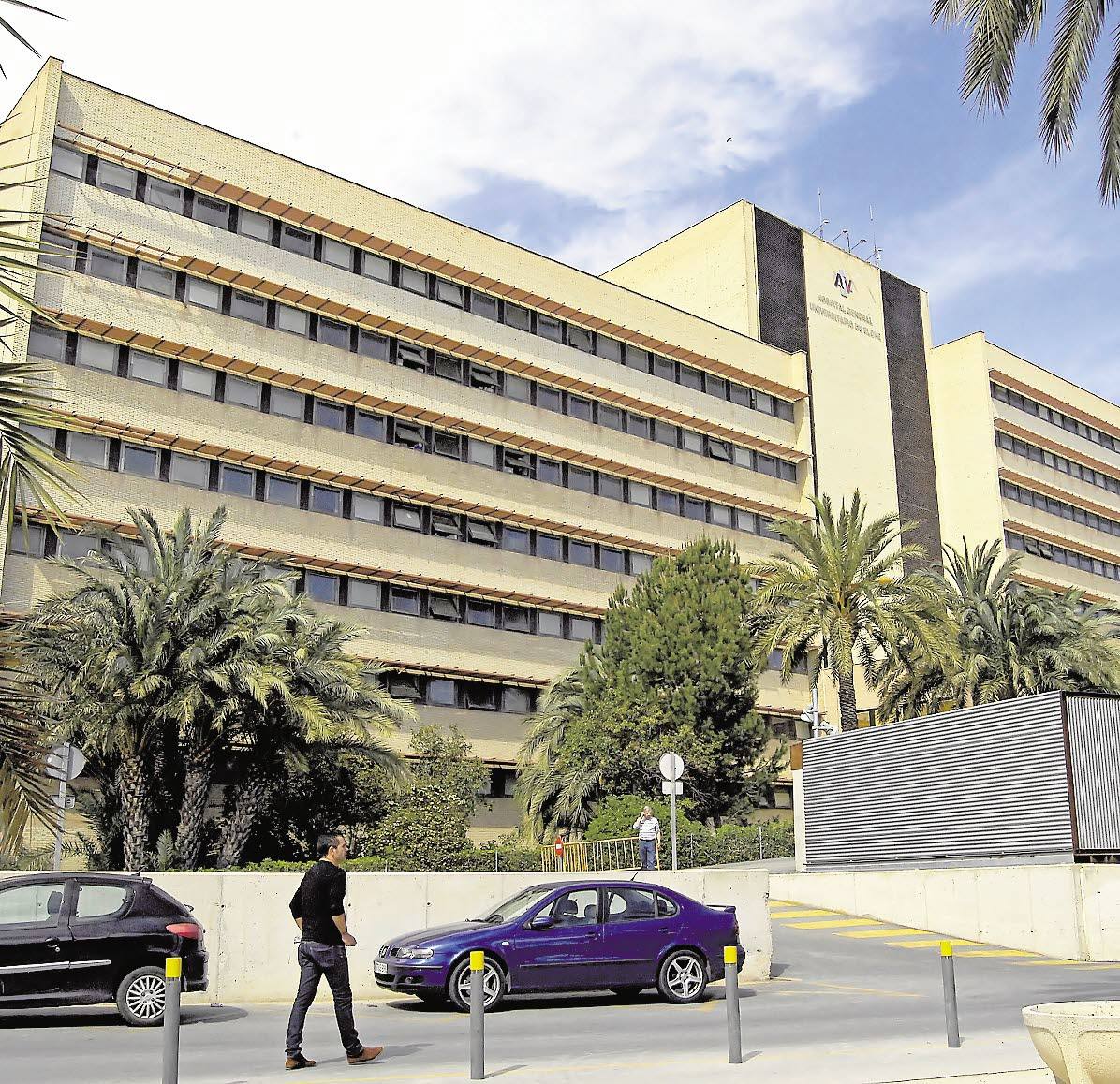 Fachada del hospital de Elche. 