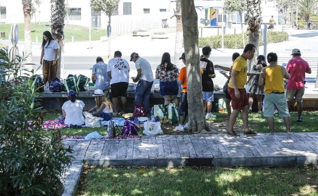 Sanidad amplía la prohibición en Valencia ciudad de reuniones de más de diez personas