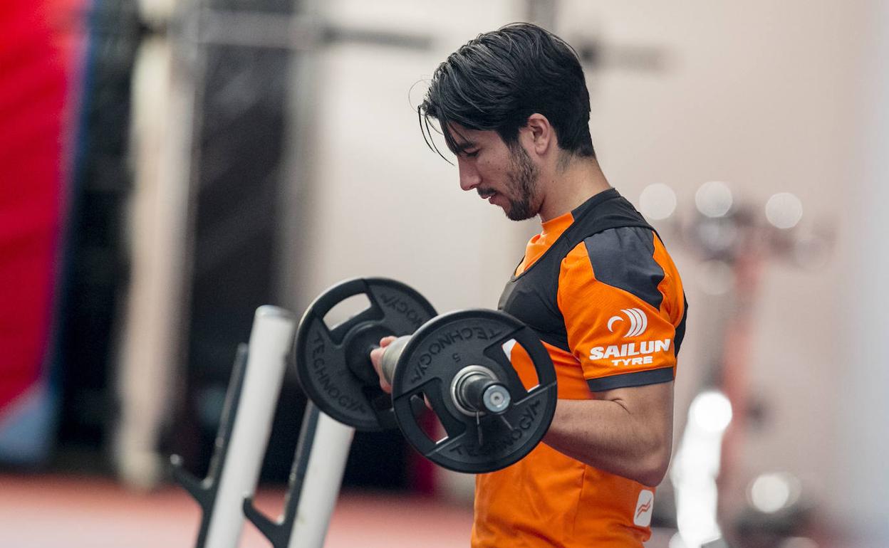 Gracia se toma un respiro al ver a Carlos Soler y el Valencia activa la opción de Capoue