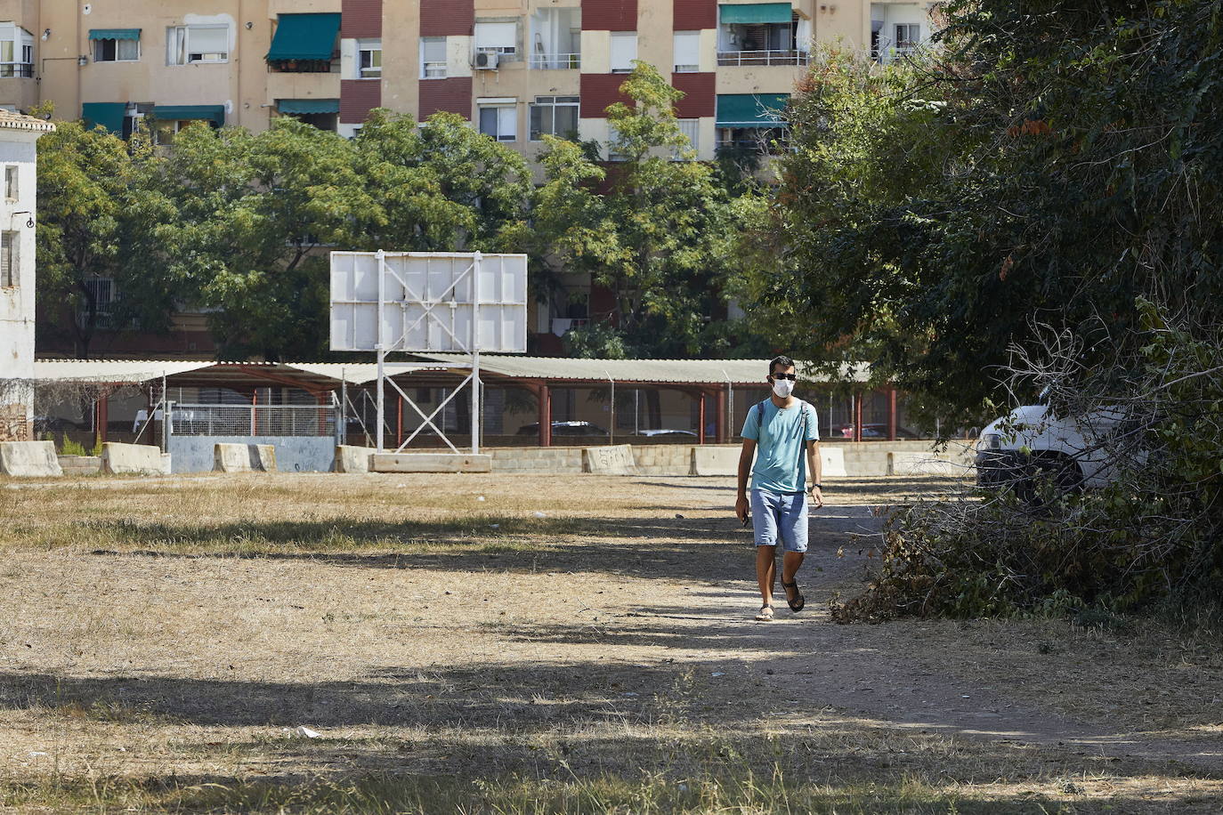 El parque de Benicalap se ampliará sobre un descampado próximo.